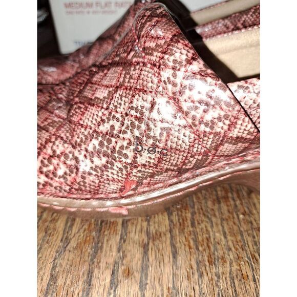 7M b.o.c. Born Clogs Loafers Wedge Heel Pink Brown Faux Leather Snakeskin Shoes - Picture 4 of 8